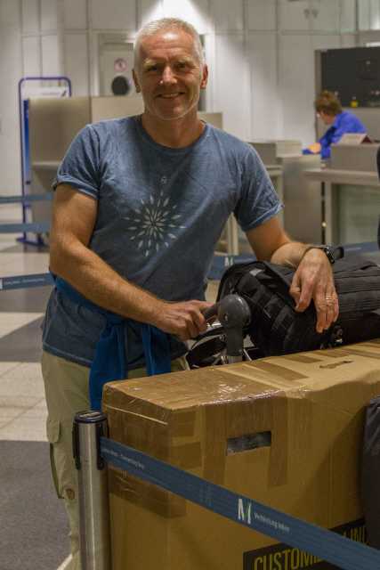 Mit Sperrgepäck am Check-in