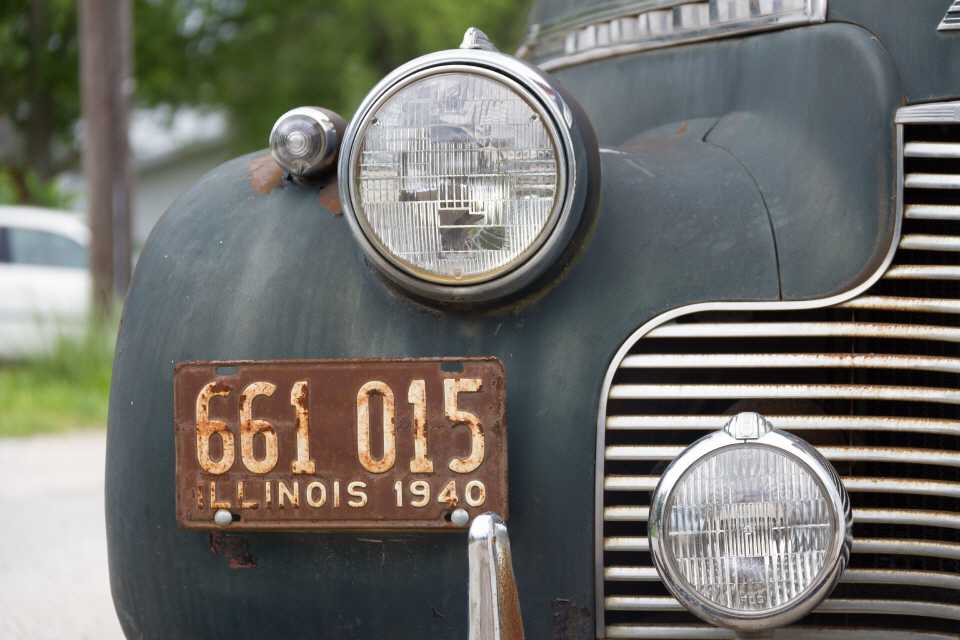Oldtimer am Straßenrand in Odel
