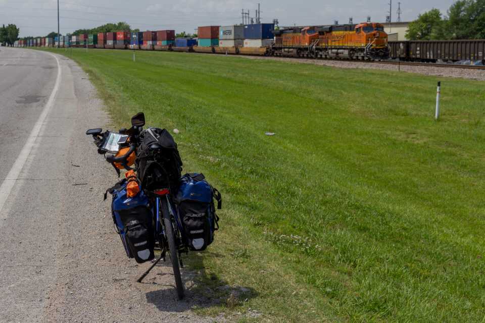 Mehrere Loks braucht man für doppelte Container