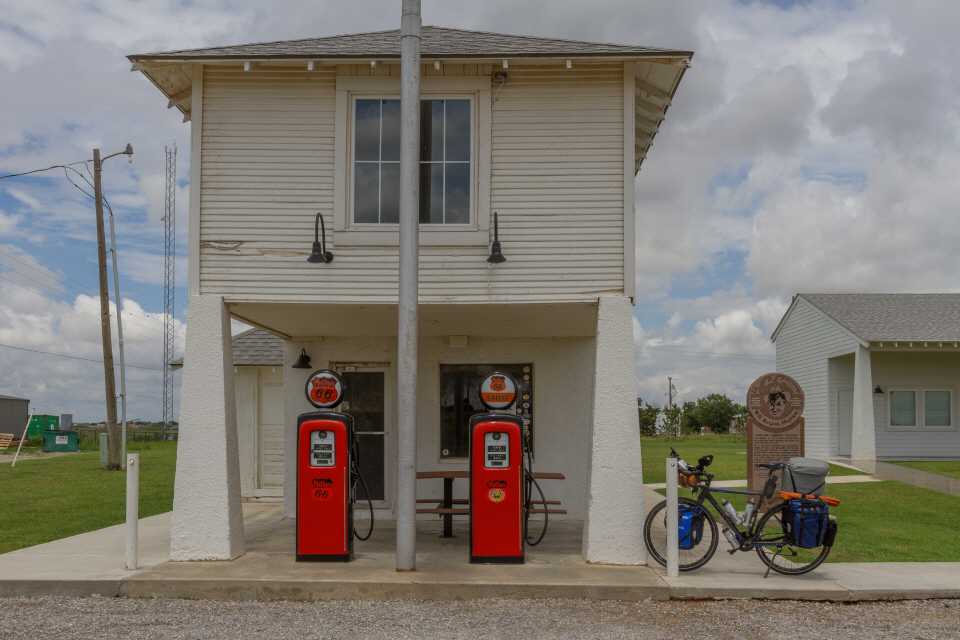Lucille's Conoco-Tankstelle