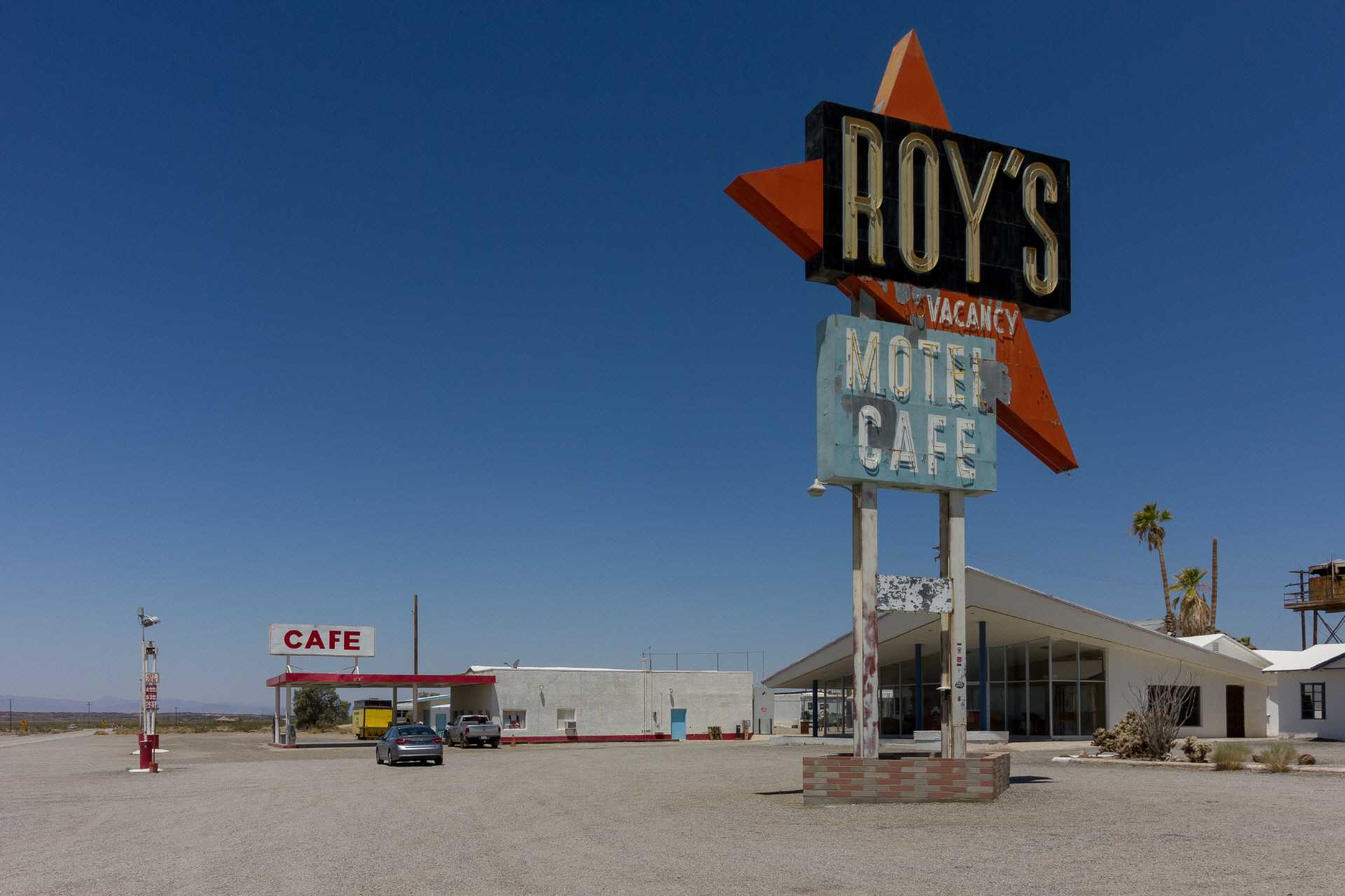 Roy's Cafe in Amboy