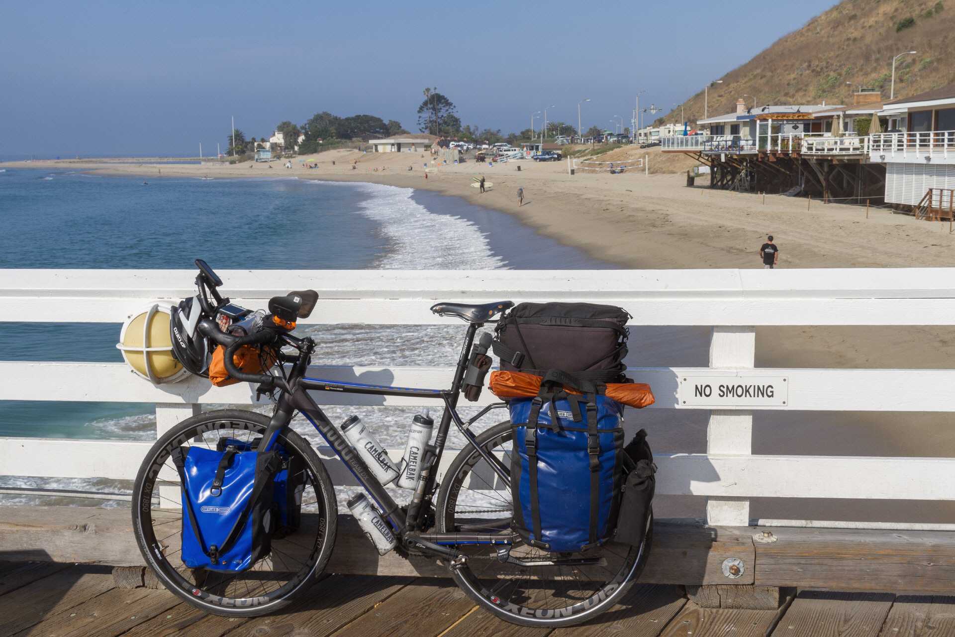 Auf dem Pier von Malibu